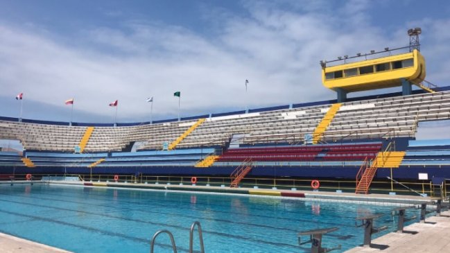 Concejal entrega carta a la ministra del Deporte para remodelación de piscina olímpica de Arica