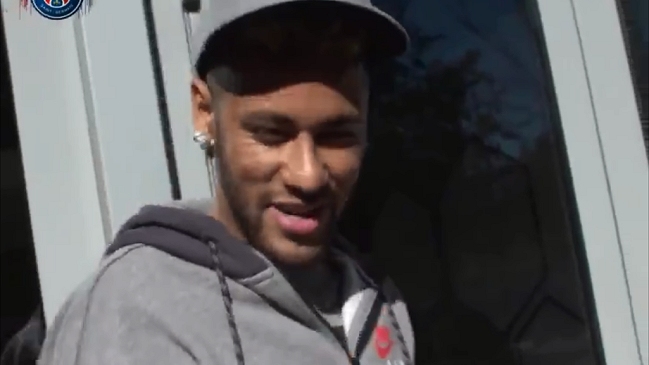 Neymar y Mbappé reaccionaron a lujoso "sombrero" de una compañera de Christiane Endler