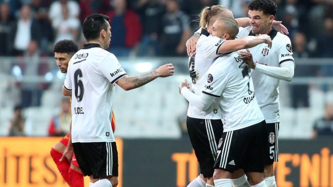 Medel acompañó a Besiktas en su inapelable triunfo sobre Kayserispor en la liga turca