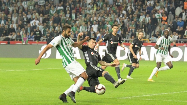 Gary Medel jugó todo el partido en vibrante empate de Besiktas ante Konyaspor