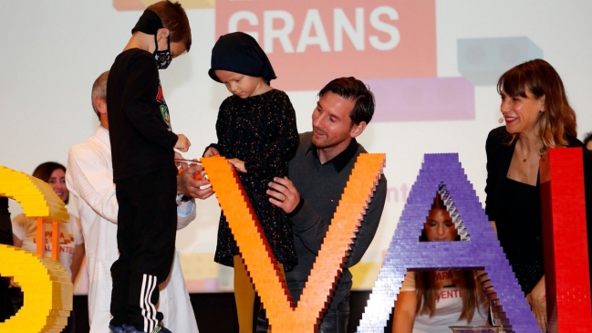 Lionel Messi se mostró visiblemente emocionado en ceremonia de niños con cáncer