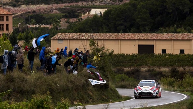 El finlandés Latvala lidera el Rally de Cataluña con Ogier segundo