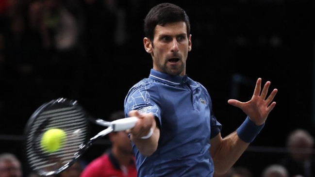 Novak Djokovic y Roger Federer se enfrentan por las semifinales de París-Bercy