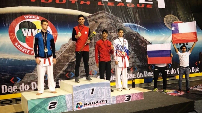 Maximiliano Flores obtuvo medalla de oro en la Karate 1 Youth League de Cancún