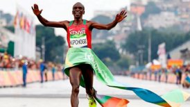 Récord mundial de maratón Eliud Kipchoge es candidato al mejor atleta del año