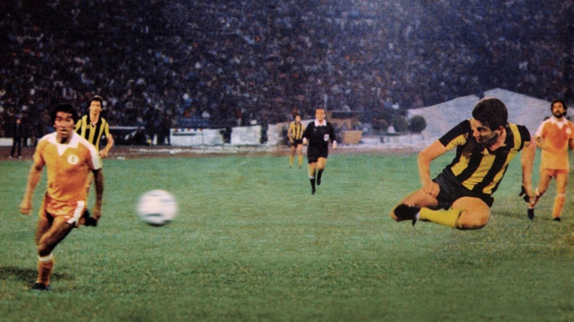 En el Nacional se han disputado once finales de Copa Libertadores. De ellas en cinco hubo clubes chilenos y ninguno pudo ser campeón. En la imagen Cobreloa 1982 perdiendo con Peñarol.