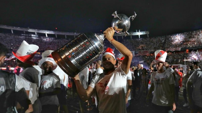 River Plate vivió emotiva celebración con sus hinchas por el título de la Copa Libertadores