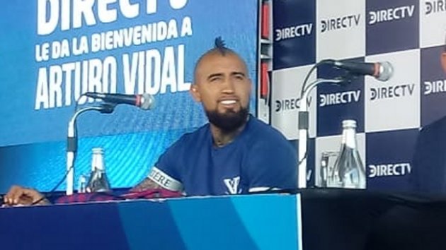 Arturo Vidal brinda conferencia de prensa para despedir el 2018