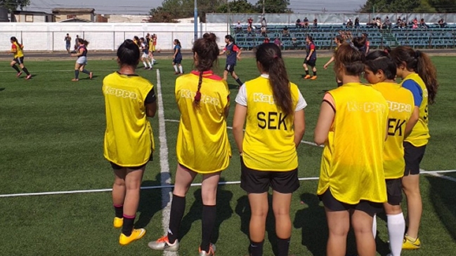 Unión Española firmó alianza con Cerro Navia para el desarrollo del fútbol femenino