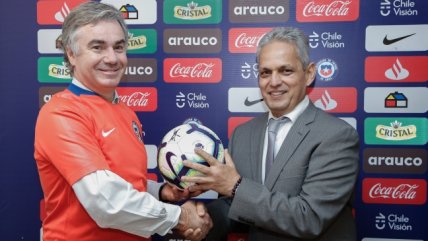 Reinaldo Rueda participó en presentación de nuevo auspiciador de la Roja