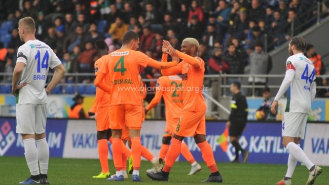 Junior Fernandes aportó con un gol en triunfo de Alanyaspor sobre Sivasspor en la liga turca
