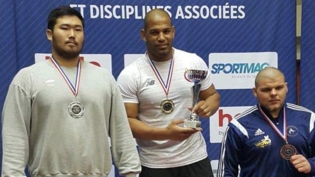 Yasmani Acosta ganó oro en Grand Prix de lucha en Francia
