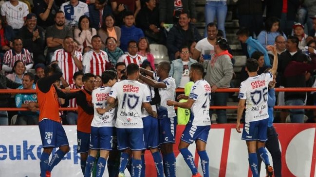 Víctor Dávila vio acción en triunfo de Pachuca en la liga mexicana