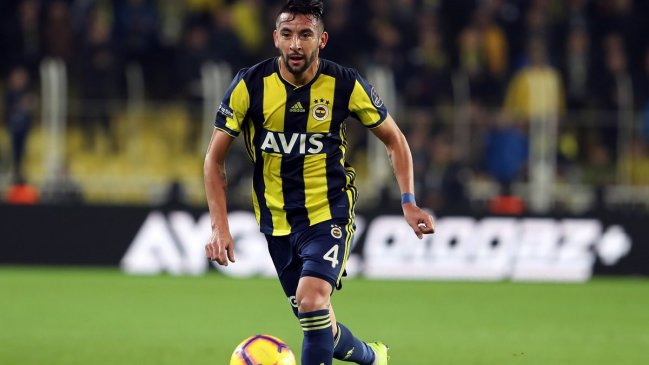 Mauricio Isla participó en derrota de Fenerbahce ante el líder Basaksehir en la liga turca