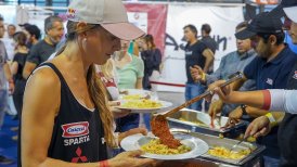 Maratón de Santiago tuvo en Estación Mapocho su primera cena benéfica