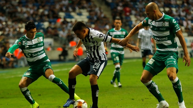 Diego Valdés participó en la contundente derrota de Santos Laguna frente a Monterrey en México
