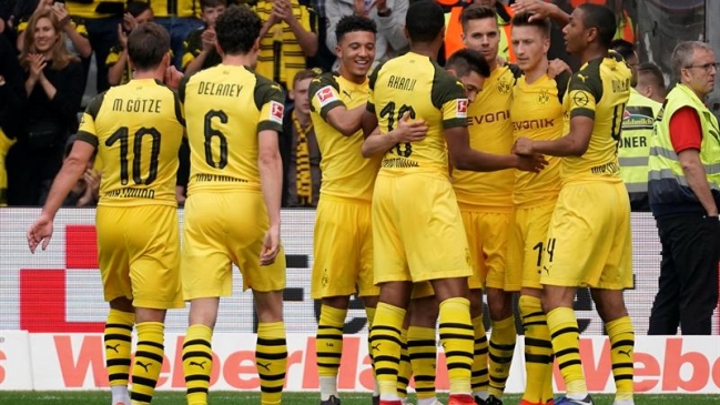 Borussia Dortmund barrió con Friburgo y no se baja de la pelea por el título en Alemania