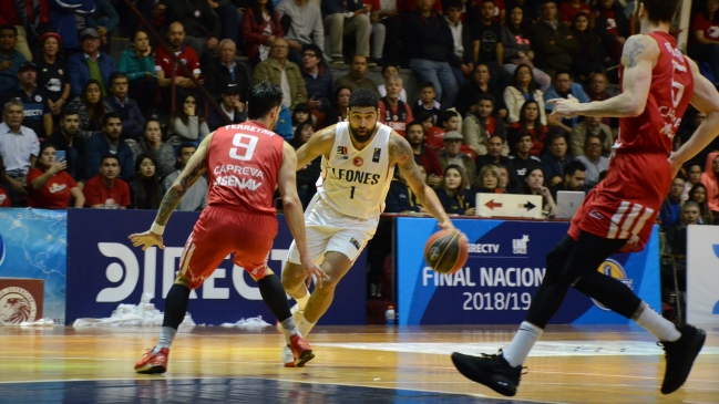 Los Leones y CD Valdivia chocan por el cuarto duelo de la final de la Liga Nacional de Baloncesto