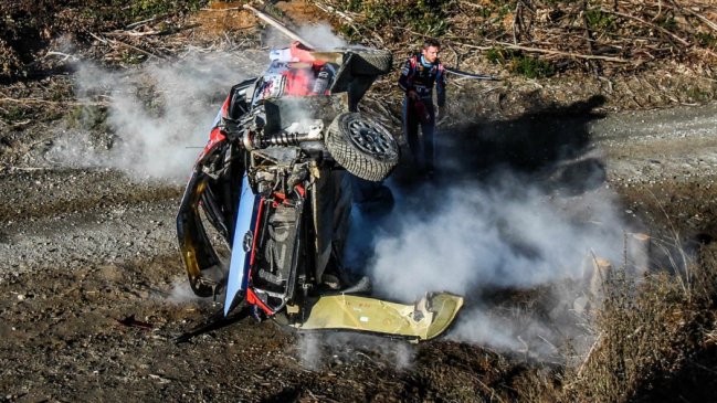 Thierry Neuville salió ileso de su vuelco en la octava etapa del Rally de Chile