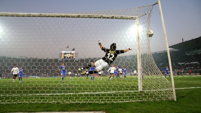 Colo Colo recordó cumpleaños de Matías Fernández con golazo de tiro libre a U. de Chile