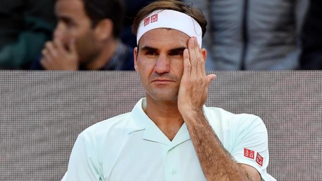 Roger Federer abandonó el Masters 1.000 de Roma por lesión en la pierna derecha