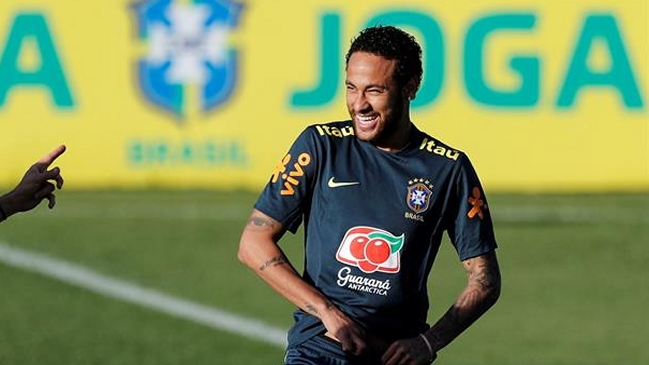 Cuerpo técnico de Brasil descartó que Neymar haya sufrido alguna lesión de gravedad