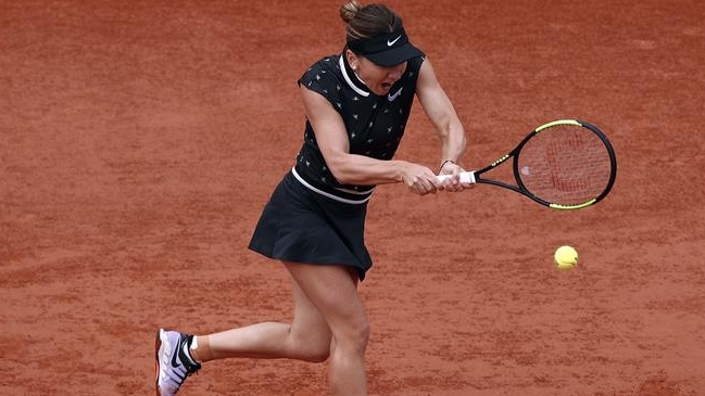 Simona Halep ganó en tres sets y mantuvo la defensa de su corona en Roland Garros