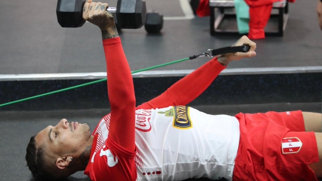 Guerrero se ejercitó en gimnasio en el primer entrenamiento de Perú con plantel completo