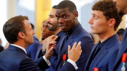 Emmanuel Macron condecoró a la selección francesa que ganó el Mundial de Rusia