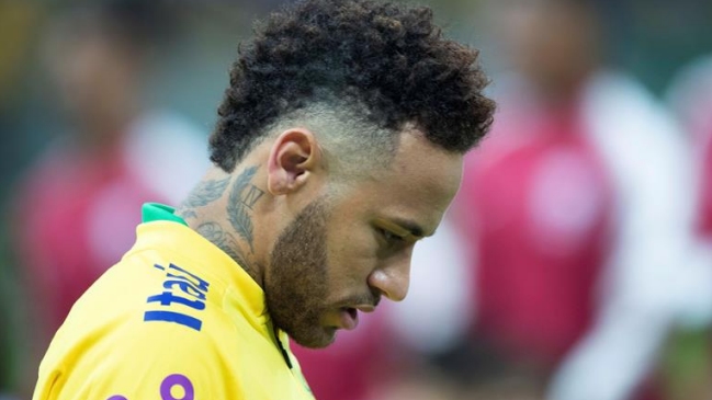 La Confederación Brasileña del Fútbol confirmó que Neymar sufrió un esguince