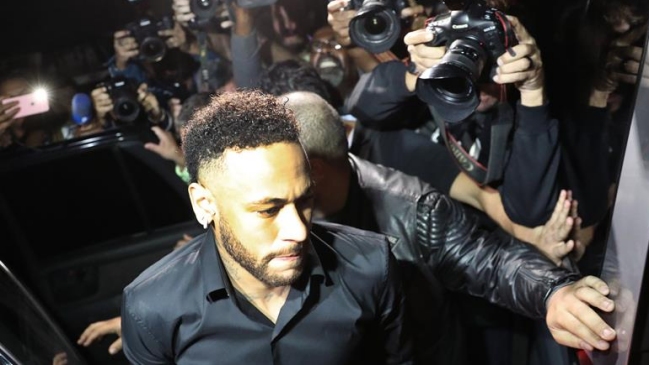 Neymar declaró ante la Policía ante acusación de violación y agradeció apoyo de la gente
