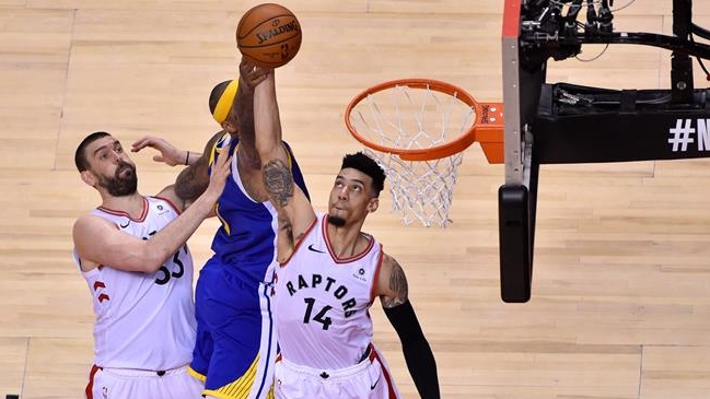 Golden State Warriors recibe a Toronto Raptors con la misión de estirar la definición de la NBA