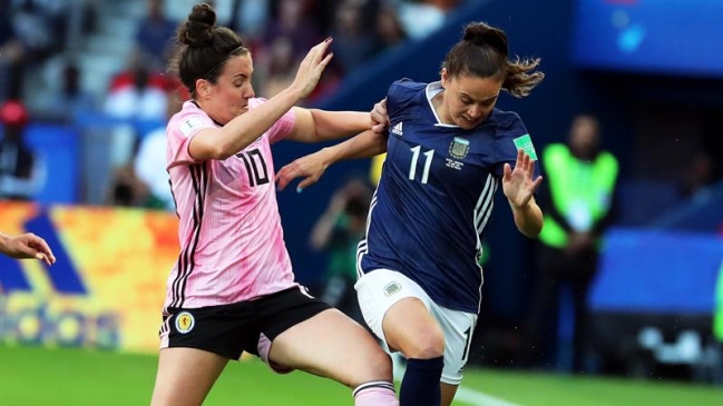 Argentina rescató un sufrido empate ante Escocia y le dio vida a Chile en el Mundial femenino