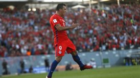 Un nostálgico Esteban Paredes recordó los "momentos inolvidables con La Roja"