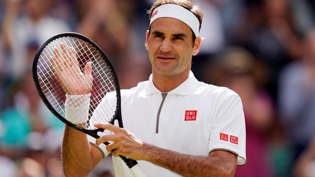 Roger Federer pasó un susto antes de avanzar a segunda ronda en Wimbledon