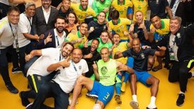 Neymar festejó con la selección brasileña la clasificación a la final de Copa América