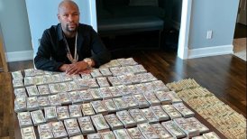 Floyd Mayweather exhibió su dinero: Feliz por hacer alarde de mi riqueza legal