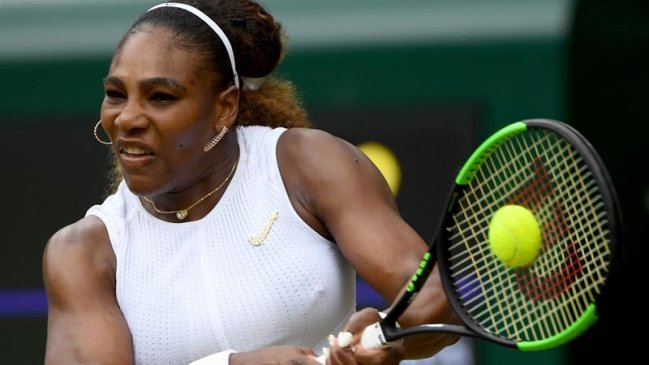 Serena Williams doblegó a Julia Goerges y alcanzó los octavos de final en Wimbledon