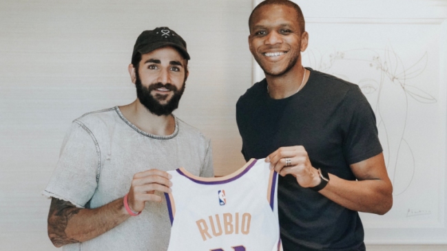 Ricky Rubio es oficialmente jugador de Phoenix Suns