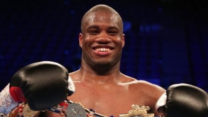 "Dinamita" Dubois noqueó al primo de Tyson Fury y ganó título del peso pesado en Reino Unido