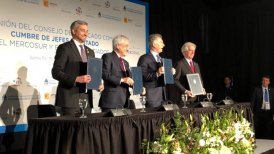 Presidente Piñera firmó adhesión de Chile a la candidatura conjunta para el Mundial 2030