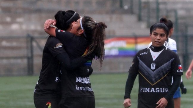 Santiago Morning goleó a Universidad Católica y mantuvo el liderato en el Campeonato Femenino