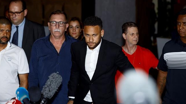 Policía de Sao Paulo cerró investigación sin acusar de violación a Neymar