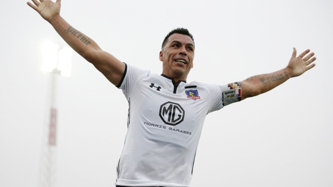 Esteban Paredes quiere postergar el retiro y jugar seis meses más, según matutino
