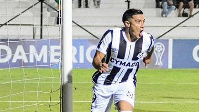 Christian Bravo anotó, pero no evitó eliminación de Montevideo Wanderers ante Corinthians