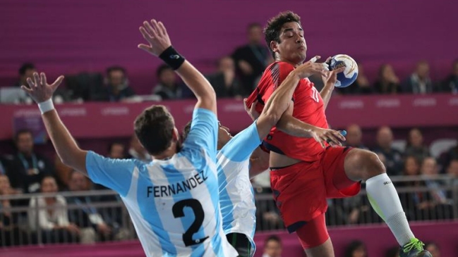 Chile batalló ante Argentina en la final y se quedó con la medalla de plata en balonmano