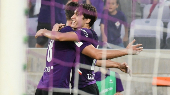 Erick Pulgar hizo su debut oficial en Fiorentina con victoria sobre Monza por la Copa Italia