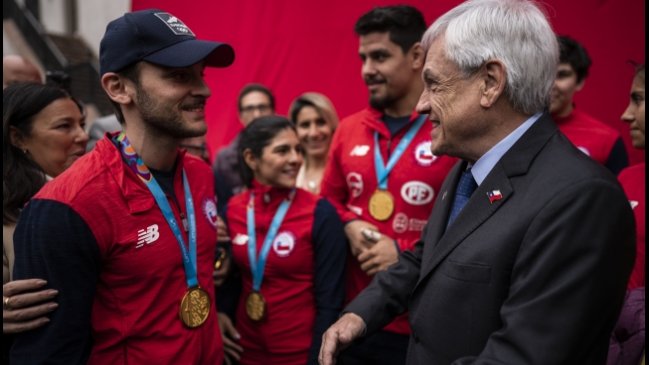 Presidente Piñera recibió al Team Chile: Nos llenaron el alma y el corazón