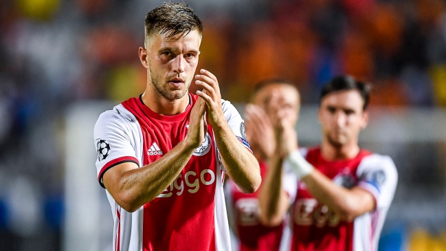 Ajax salvó un empate en su visita a APOEL por la última fase clasificatoria de la Champions
