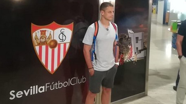 Javier "Chicharito" Hernández llegó a España para integrarse a las filas de Sevilla